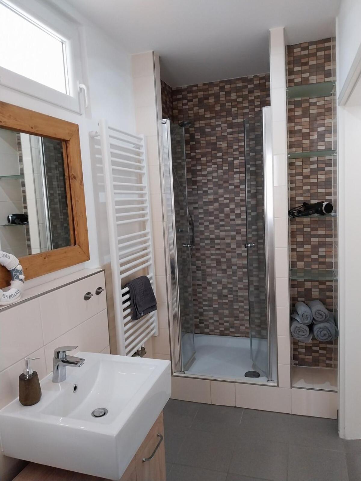 Bad Aibling City Apartment - Alpenblick ภายนอก รูปภาพ